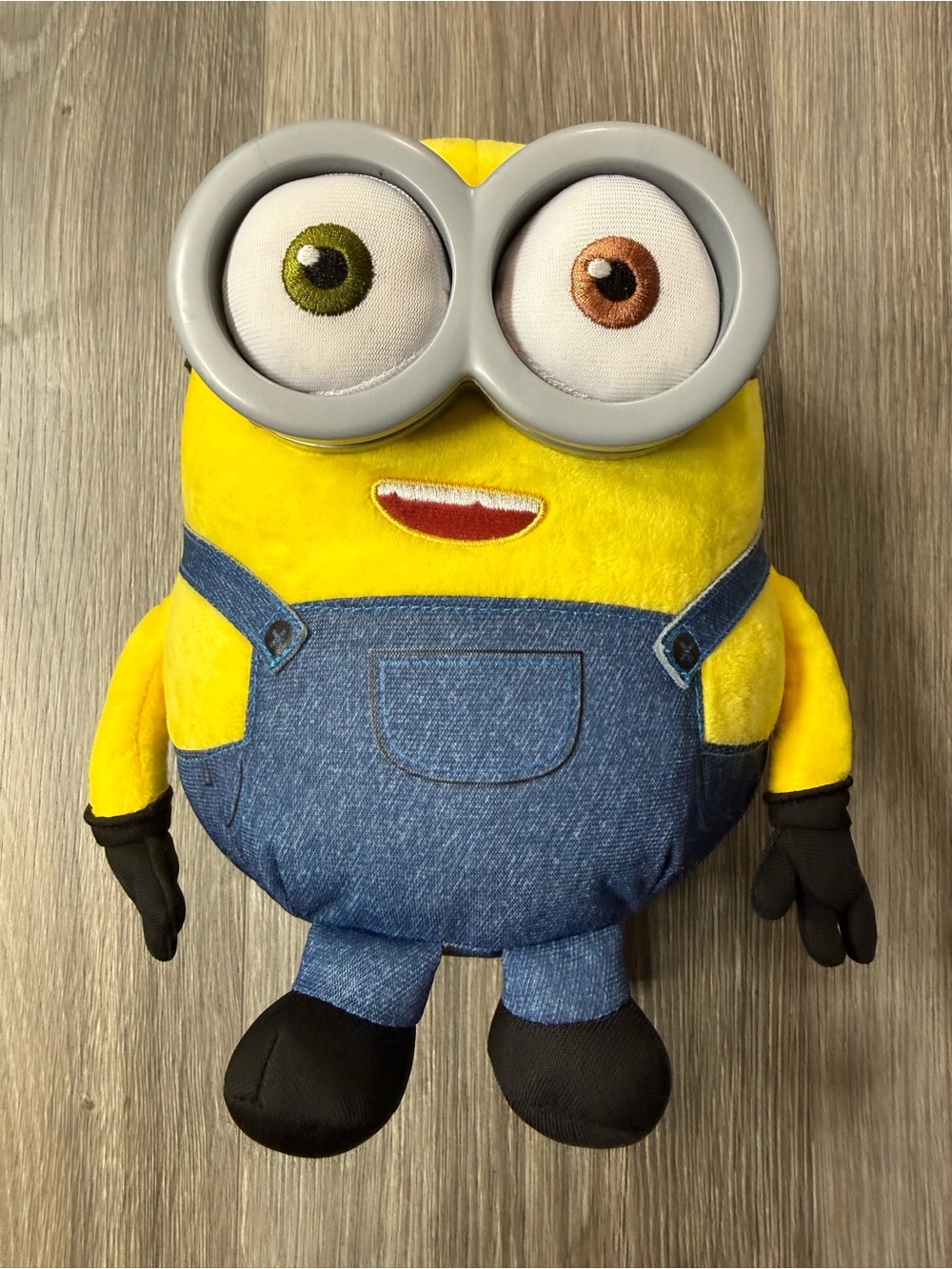 Minions the rise of Gru laugh & giggle talking bob plush